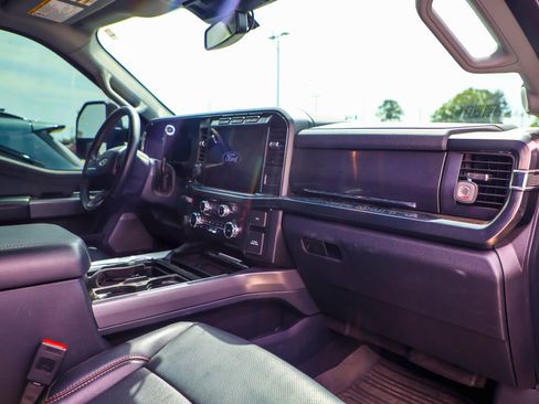 Used 2024 Ford F250 Lariat w/ Lariat Ultimate Package AWD/4WD image 3