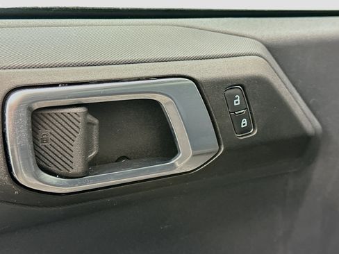 Used 2025 Ford Bronco Big Bend image 15