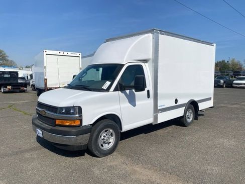 New 2025 Chevrolet Express 3500 w/ Power Convenience Package image 6
