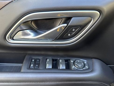 Used 2021 Chevrolet Suburban LT w/ LT Signature Package image 11