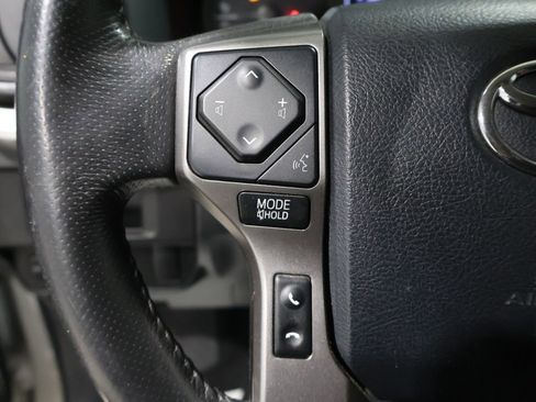 Used 2017 Toyota Tacoma SR5 image 29