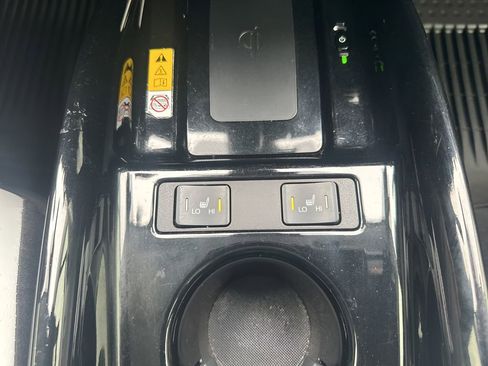 Used 2022 Toyota Prius XLE image 20