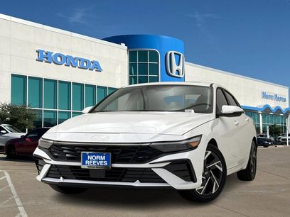 Used 2025 Hyundai Elantra Limited