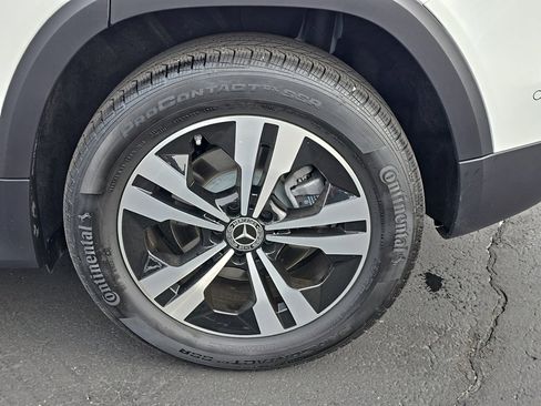 New 2025 Mercedes-Benz GLB 250 4MATIC image 8