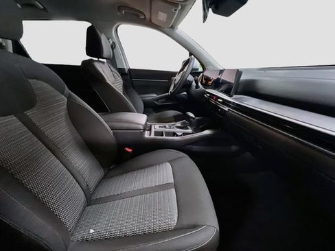 Certified 2024 Kia Sorento LX FWD image 28