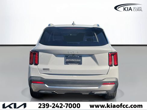 Certified 2024 Kia Sorento SX FWD image 4