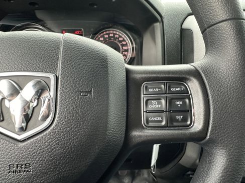 Used 2023 RAM 1500 4x4 Crew Cab Classic w/ Chrome Appearance Group image 16