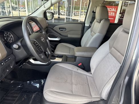 Used 2022 Nissan Frontier SV w/ Technology Package RWD image 16