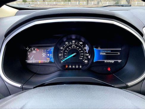 Used 2021 Ford Edge SE w/ Cargo Accessory Package image 9