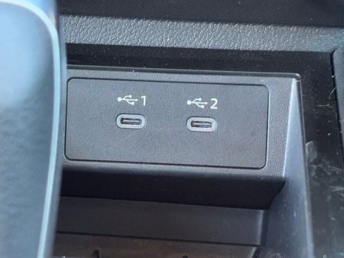 Certified 2025 Nissan Kicks SV image 26