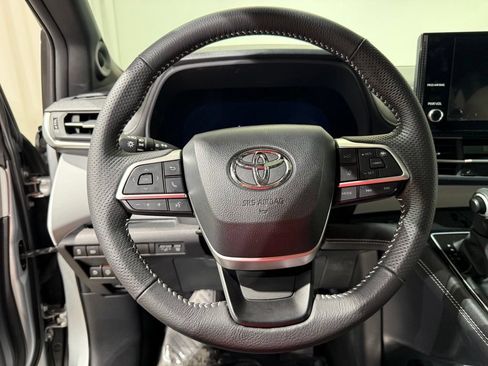 Used 2025 Toyota Sienna XSE w/ XSE Plus Package AWD/4WD image 25