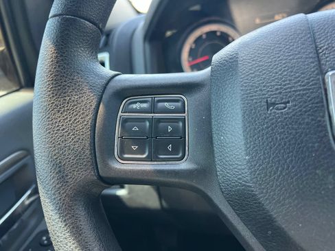 Used 2016 RAM 1500 Classic SLT RWD image 13