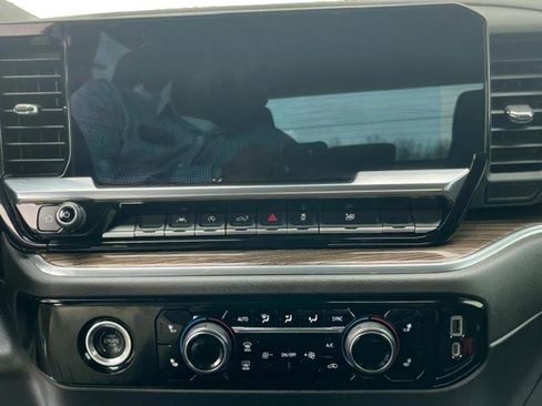 Used 2023 Chevrolet Silverado 1500 LT image 8