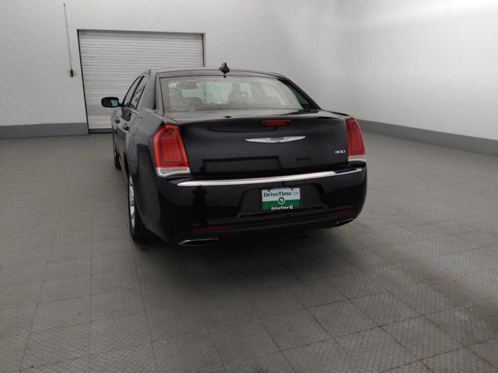 Used 2016 Chrysler 300 Limited RWD image 6
