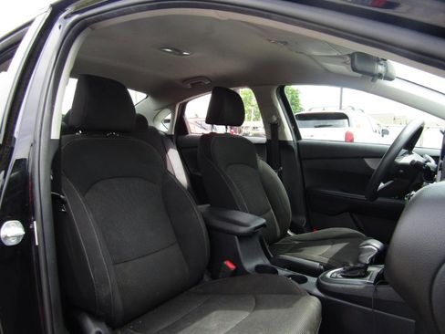 Used 2019 Kia Forte LXS FWD image 24