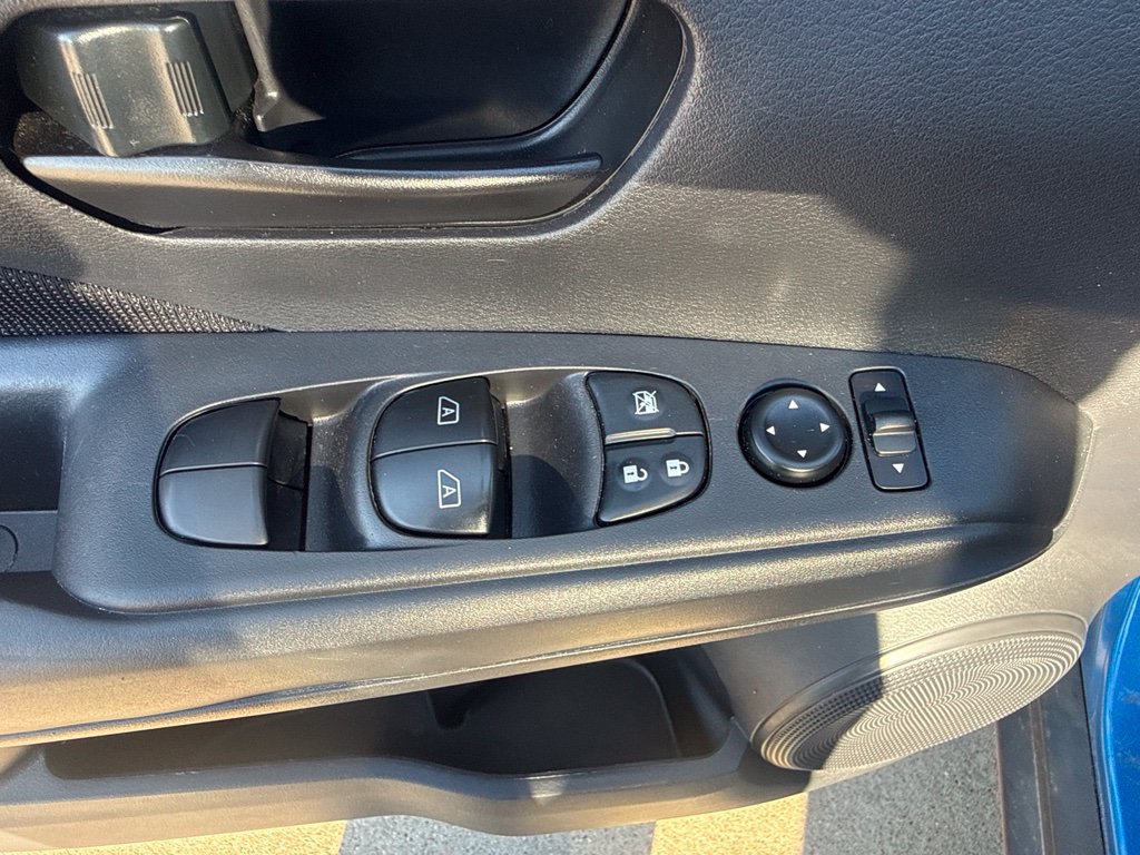 Certified 2025 Nissan Kicks Play S FWD image 10