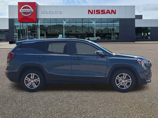 Used 2024 GMC Terrain SLE AWD/4WD image 8