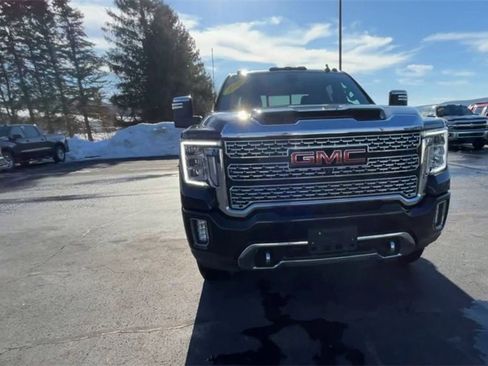Used 2022 GMC Sierra 2500 Denali w/ Denali Black Diamond Edition image 3