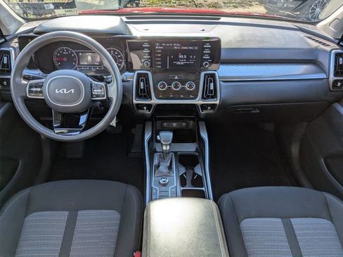 Used 2022 Kia Sorento LX image 25