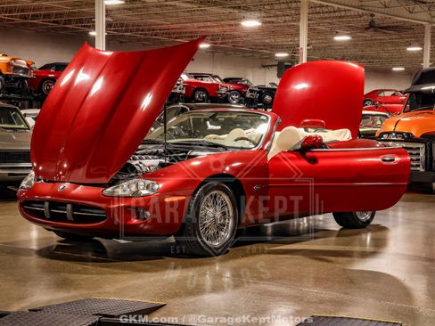 Used 2000 Jaguar XK8 Convertible RWD image 43