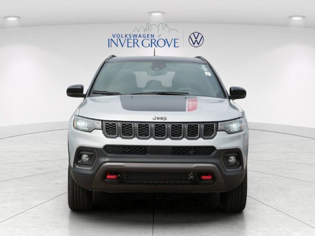 Used 2024 Jeep Compass Trailhawk AWD/4WD image 2