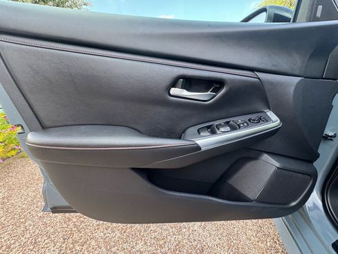 Used 2025 Nissan Sentra SR image 21