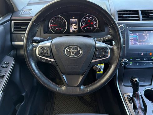 Used 2016 Toyota Camry SE FWD image 18