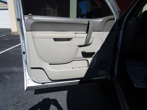 Used 2013 Chevrolet Silverado 3500 W/T image 11