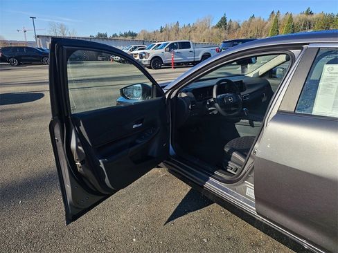 New 2026 Nissan Sentra SR w/ SR Premium Package image 16