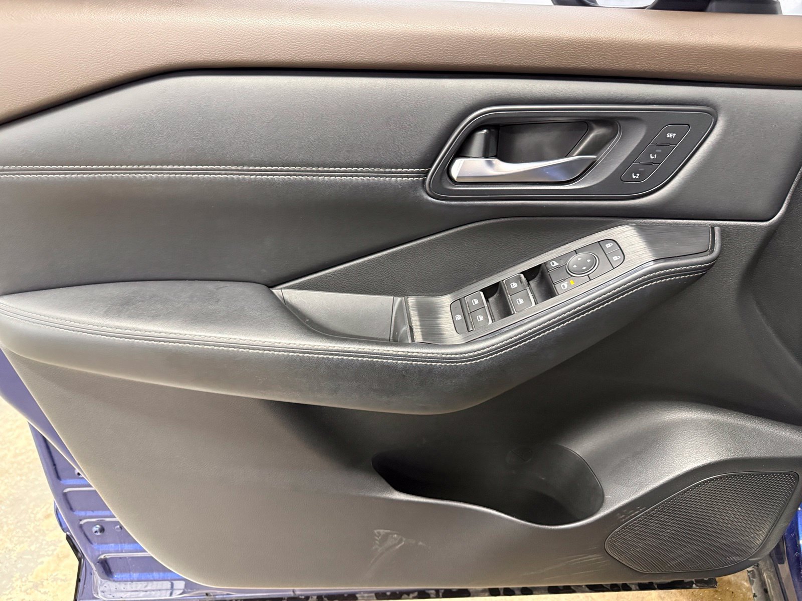 Used 2023 Nissan Rogue SL w/ SL Premium Package FWD image 22