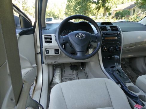 Used 2012 Toyota Corolla LE image 10