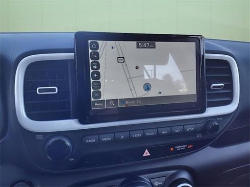 New 2025 Hyundai Venue Limited image 14