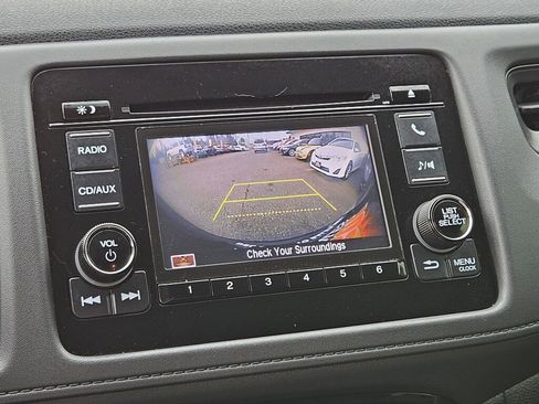 Used 2018 Honda HR-V LX image 9