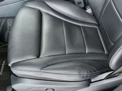 Used 2019 Mercedes-Benz GLC 300 image 19
