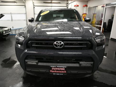 Used 2025 Toyota 4Runner SR5 image 2