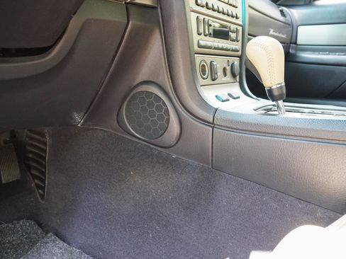 Used 2005 Ford Thunderbird RWD image 25