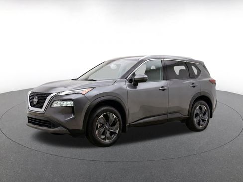 Used 2025 Nissan Rogue SV FWD image 3