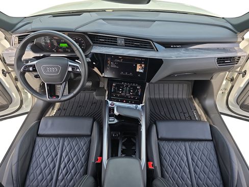 Used 2022 Audi e-tron S Prestige AWD/4WD image 9