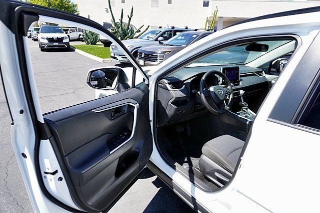 Used 2024 Toyota RAV4 LE AWD/4WD image 48
