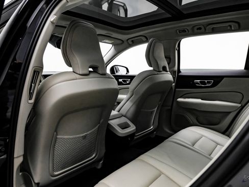 Used 2020 Volvo V60 T5 Momentum w/ Protection Package Premier image 69