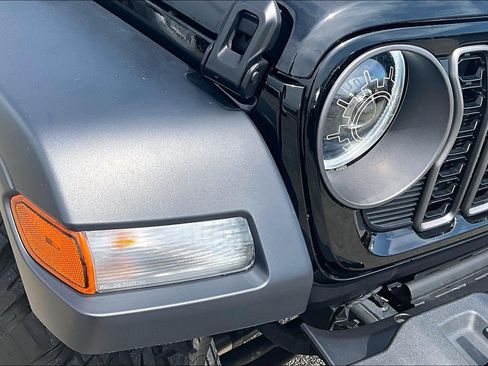 Used 2024 Jeep Wrangler Sport AWD/4WD image 27