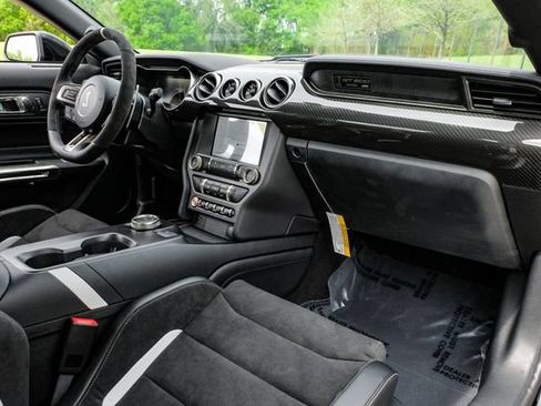 Used 2020 Ford Mustang Shelby GT500 w/ Carbon Fiber Track Pack RWD image 17
