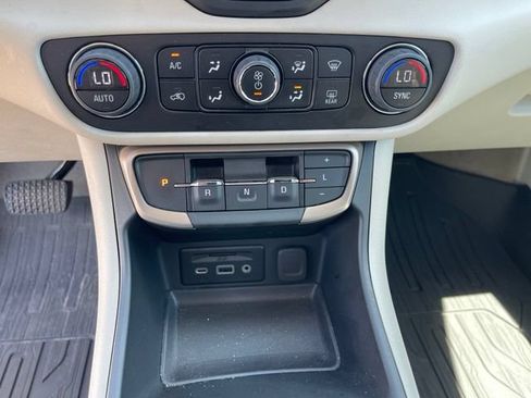 Used 2024 GMC Terrain Denali w/ Denali Premium Package AWD/4WD image 26