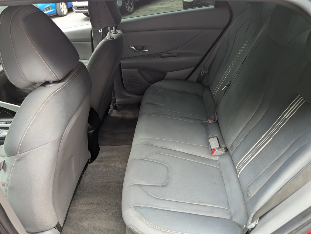 Used 2022 Hyundai Elantra SEL w/ Cargo Package FWD image 7