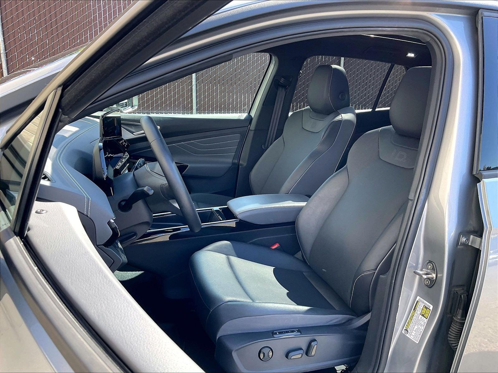Certified 2023 Volkswagen ID.4 Pro S AWD/4WD image 23