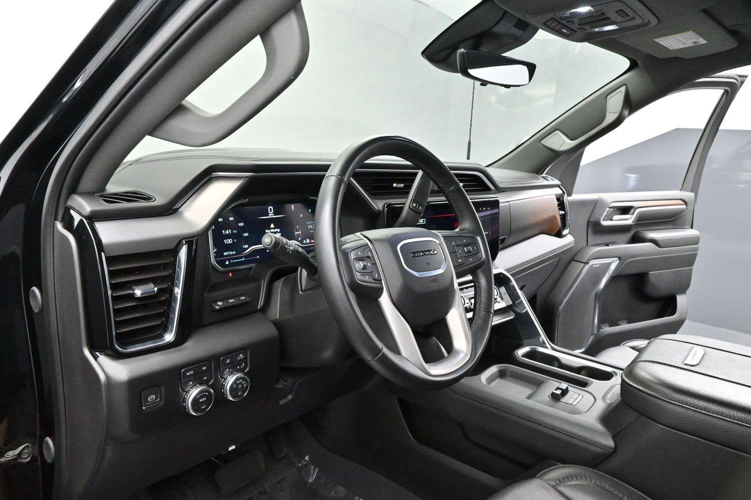 Used 2024 GMC Sierra 3500 Denali w/ Denali Reserve Package AWD/4WD image 13