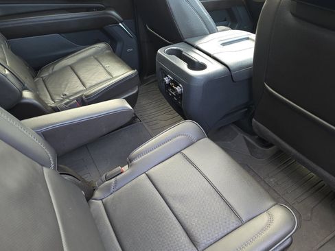 Used 2024 GMC Yukon XL Denali w/ Denali Reserve Package image 18