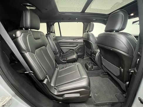 Used 2024 Jeep Grand Cherokee L Limited w/ Luxury Tech Group II image 10