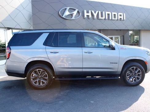 Used 2023 Chevrolet Tahoe Z71 w/ Luxury Package AWD/4WD image 2