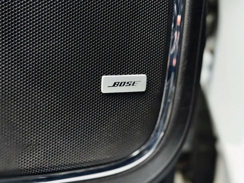 Used 2017 GMC Yukon SLT w/ Open Road Package image 12